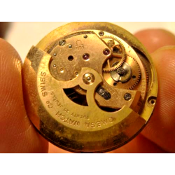 Omega Constellation 18K Gold 35mm 2852/3 Watch with Cal. 501 Movement with Original Unrefinished Solid Gold Pie Pan Dial